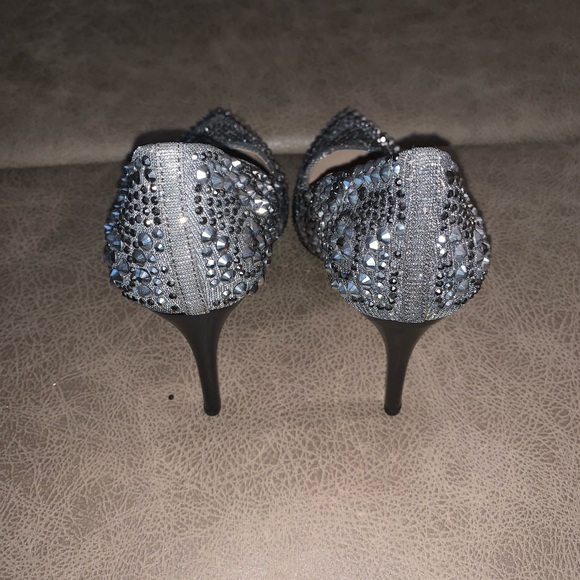 Gianni Bini Womens Multi Studded Design Stiletto Pumps Pewter - Size 7M - Picture 8 of 10
